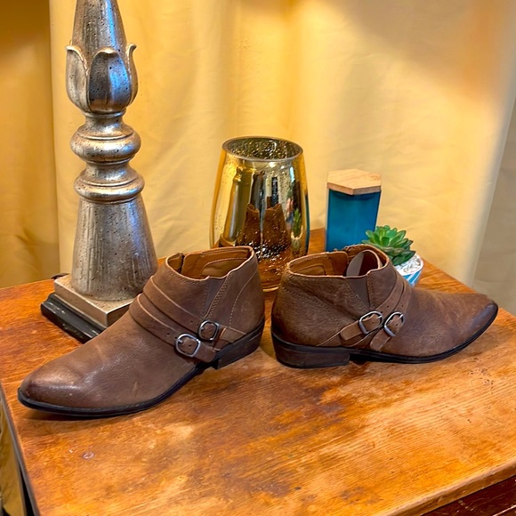 LUCKY BRAND BROWN ANKLE BOOTIES SIZE 8 - Picture 4 of 6